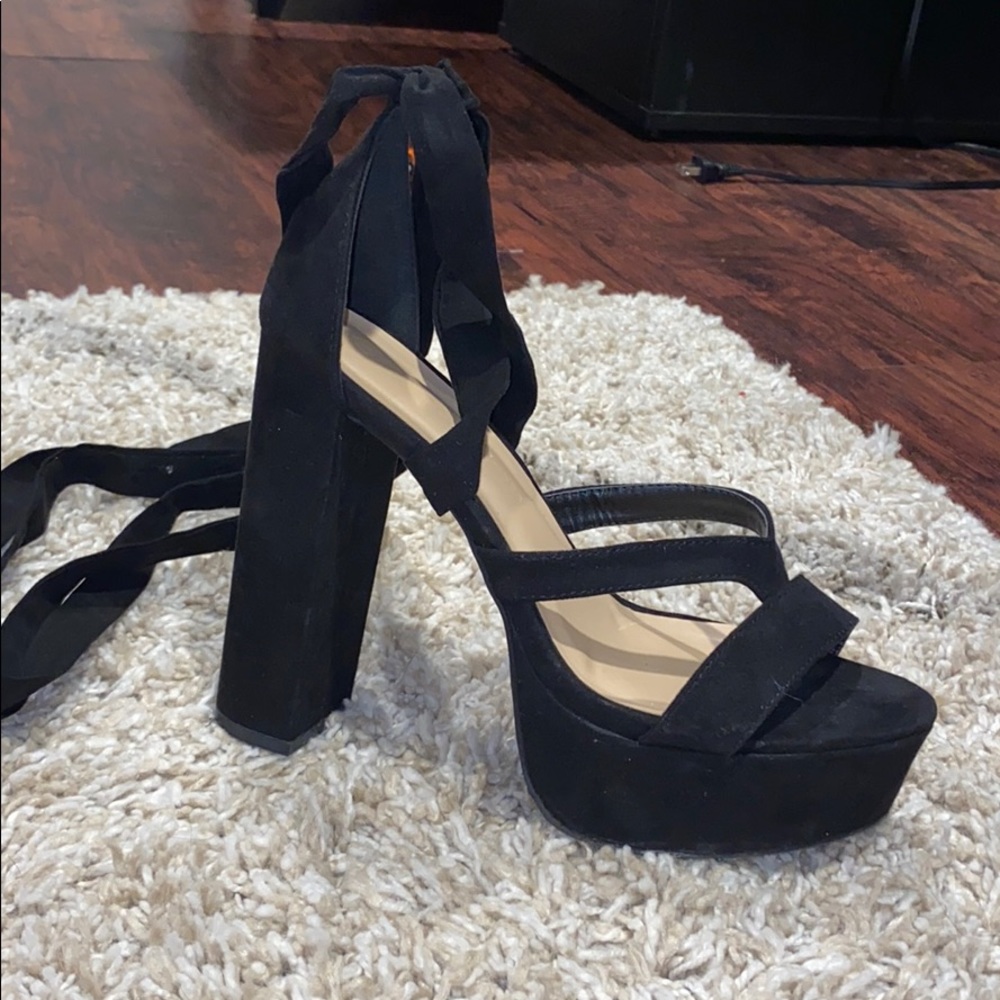 Beautiful high black laced chunky heels!